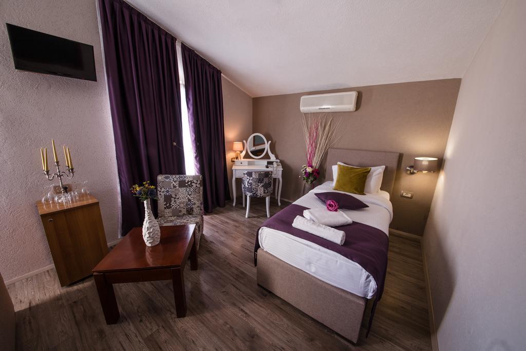 Hotel Ideal Podgorica Exterior photo