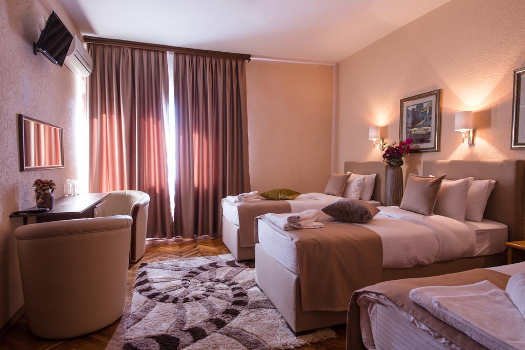 Hotel Ideal Podgorica Exterior photo