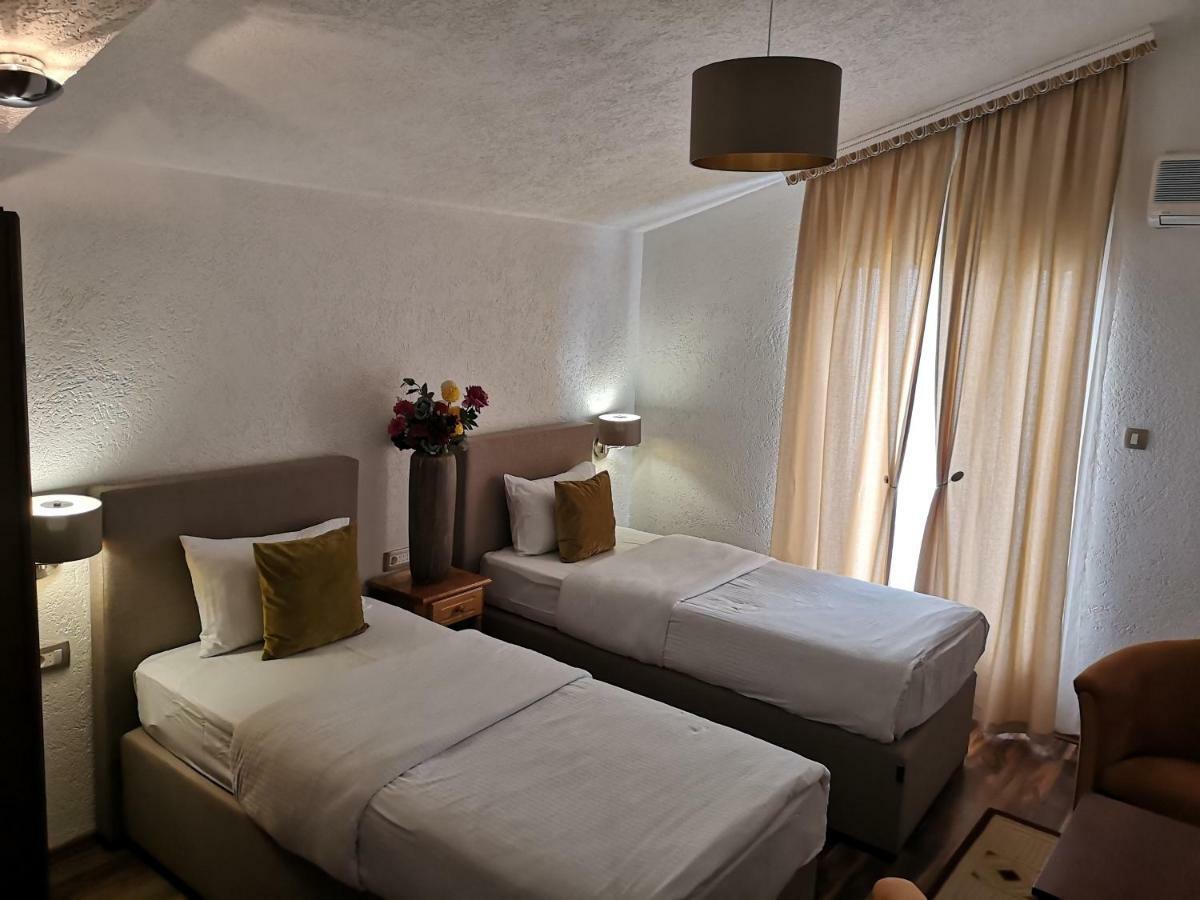 Hotel Ideal Podgorica Exterior photo